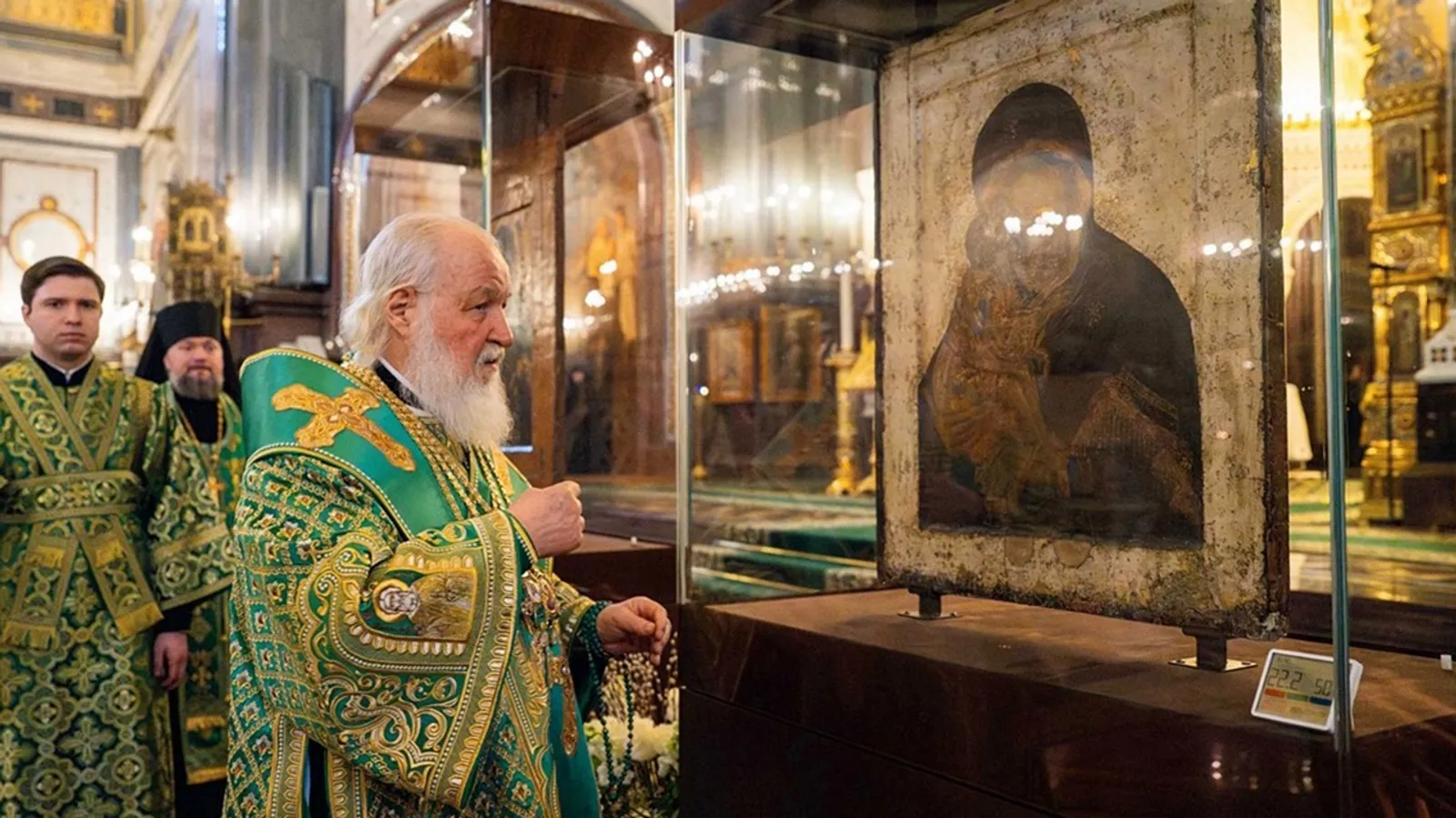 Путин принял решение передать Русской православной церкви две древние иконы