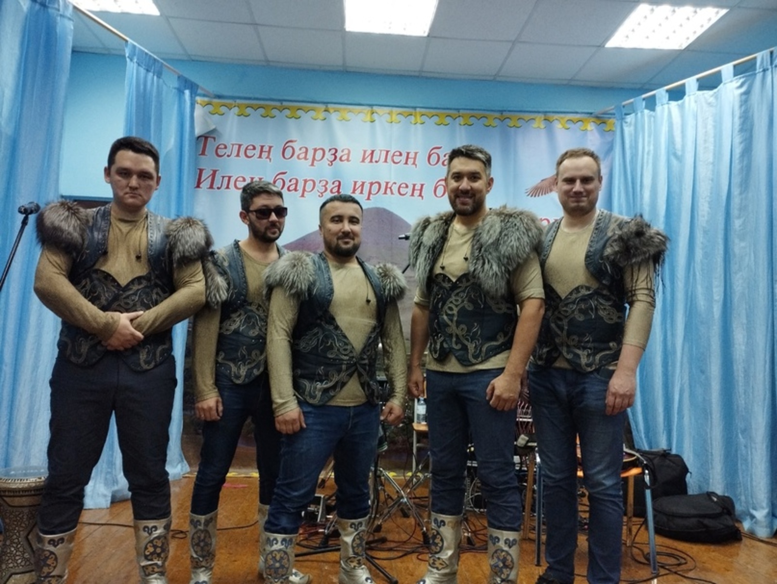 В башкирском лицее им. М. Бурангулова с концертом выступила этно-рок группа "Аргымак"