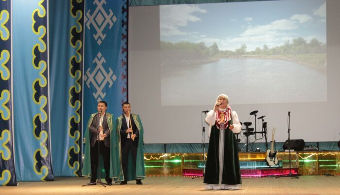 Альшеевские артисты дали благотворительный концерт в помощь Донбассу