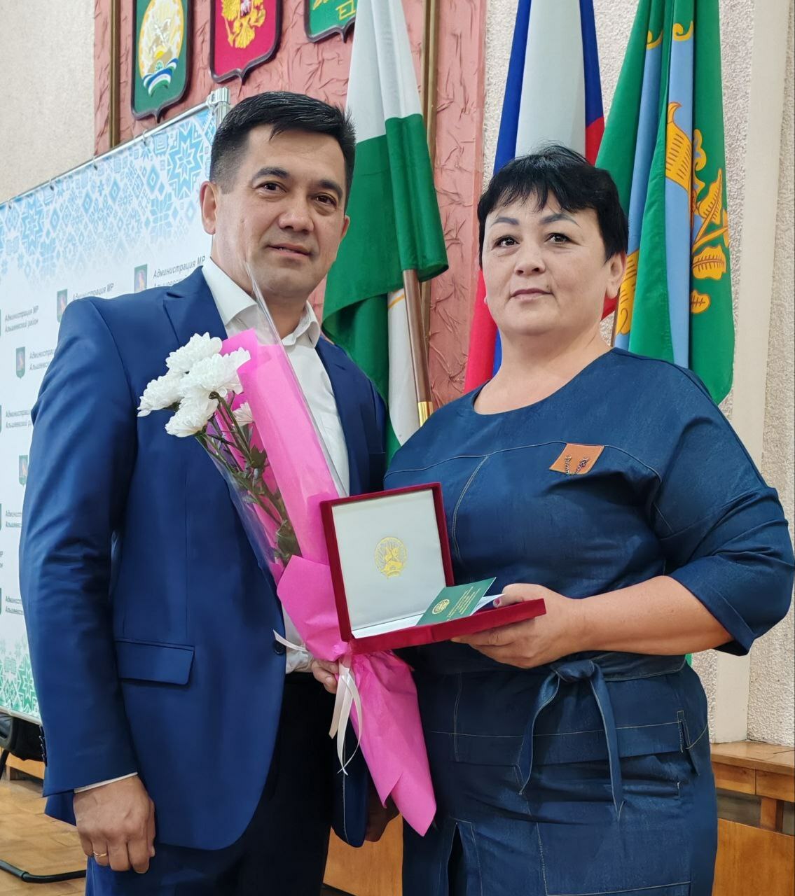 Многодетные мамы из Альшеевского района удостоились медали «Материнская слава».