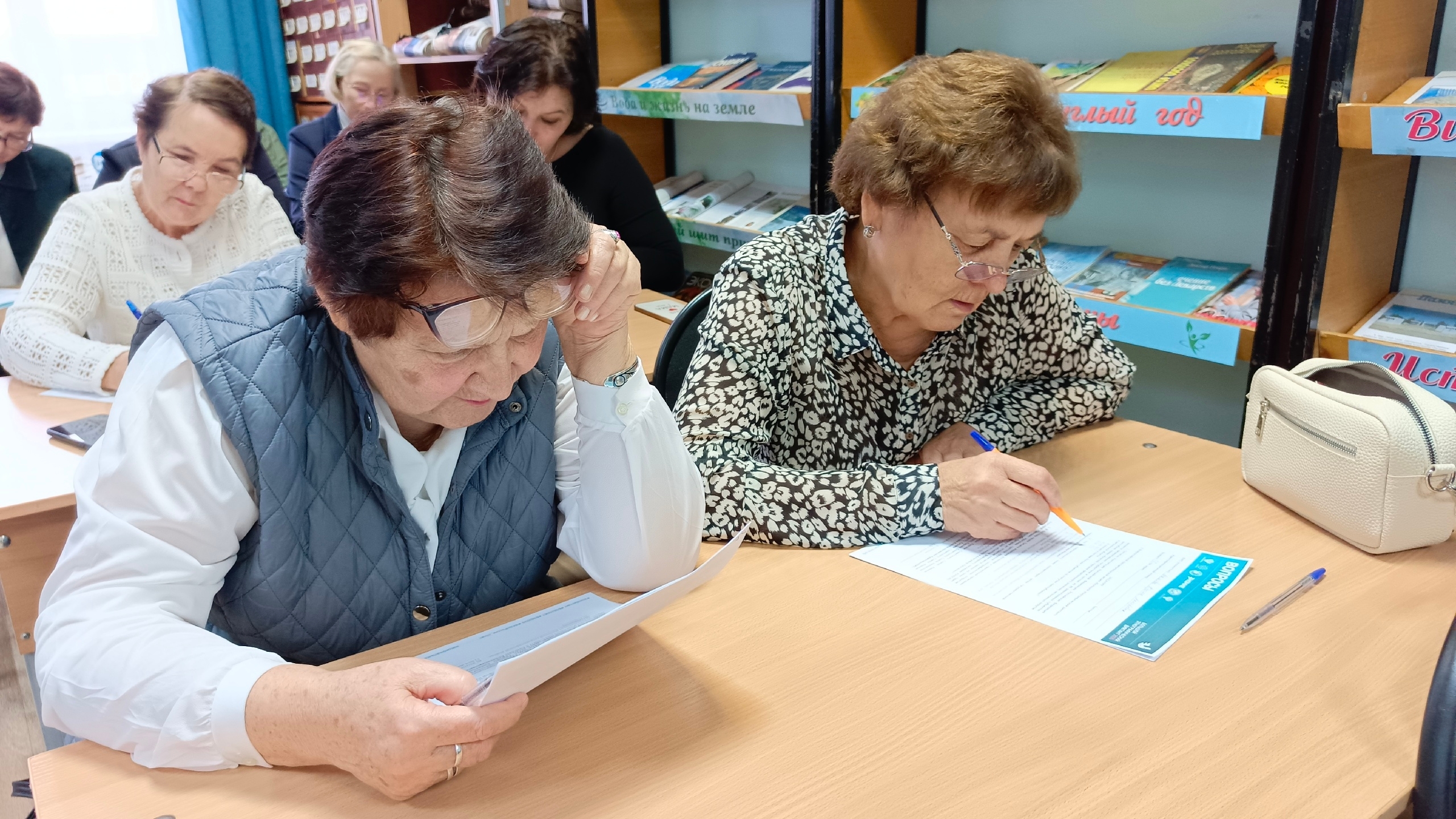 В центральной библиотеке состоялся Большой этнографический диктант