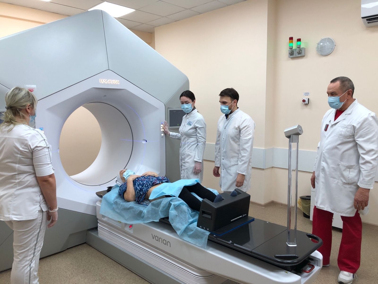 В Башкирии шесть онкобольных начали лечение на новом медоборудовании