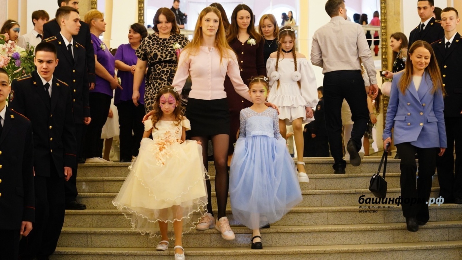 Глава республики призвал масштабировать проект «Бал маленьких принцесс»