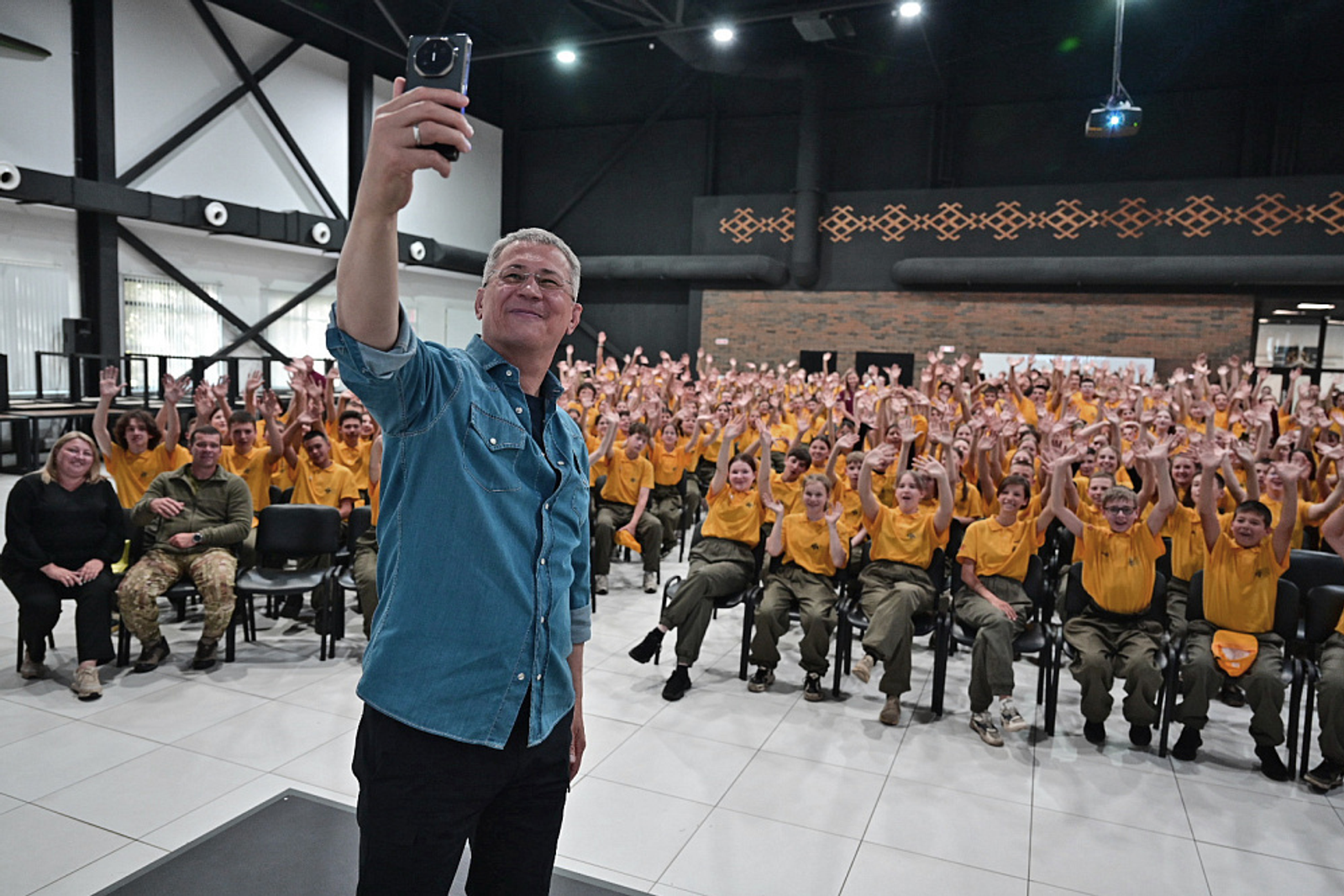 Встреча с участниками военно-исторического лагеря «Страна героев»