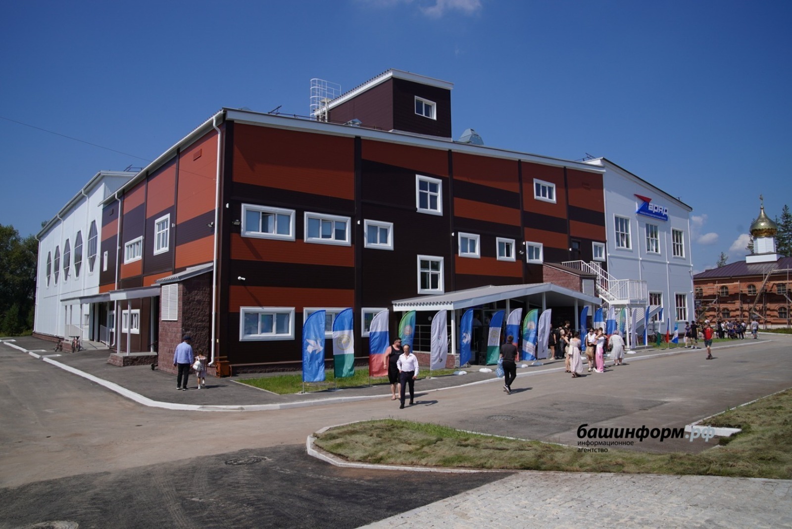 В башкирском Благовещенске открыли новый ФОК с бассейном «Zаряд»