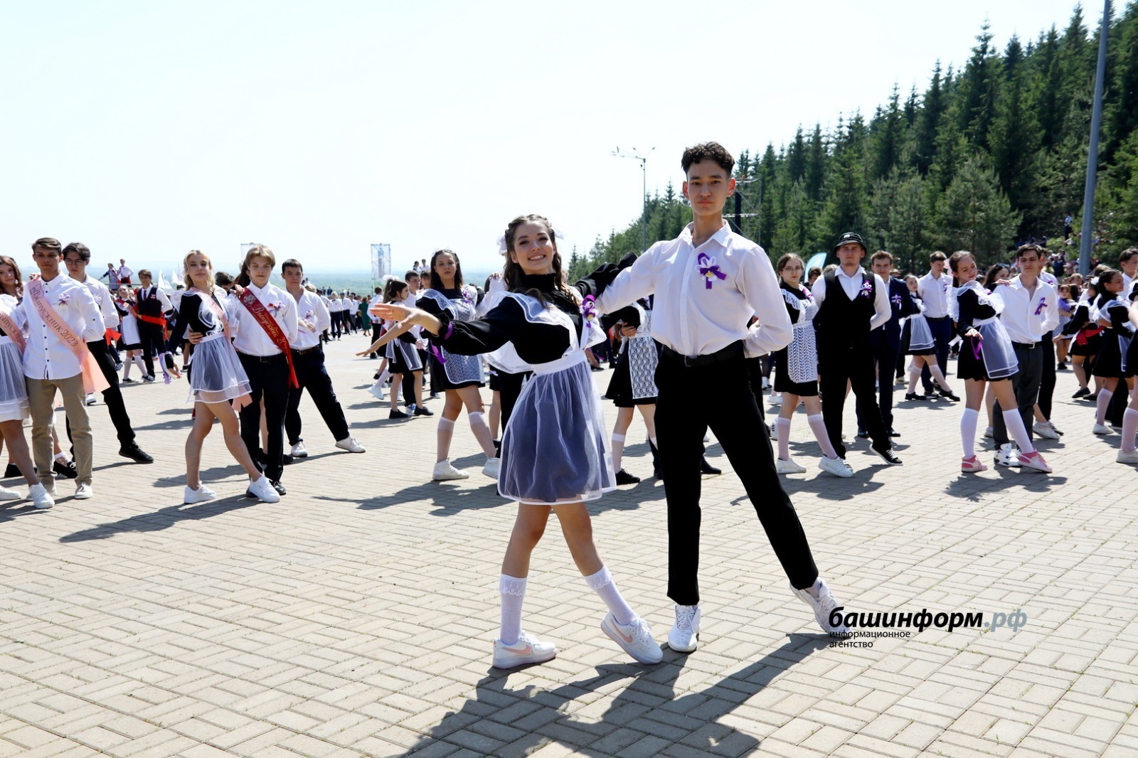Стало известно, когда пройдут последний звонок и выпускной-2026