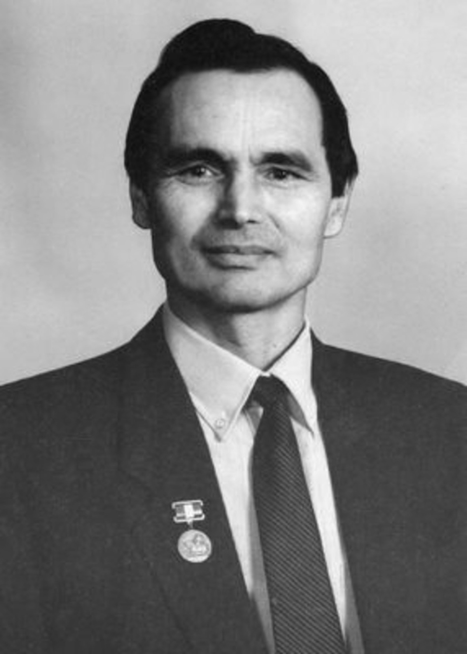 Глава Башкирии подписал указ о праздновании 85-летия поэта Кадима Аралбаева