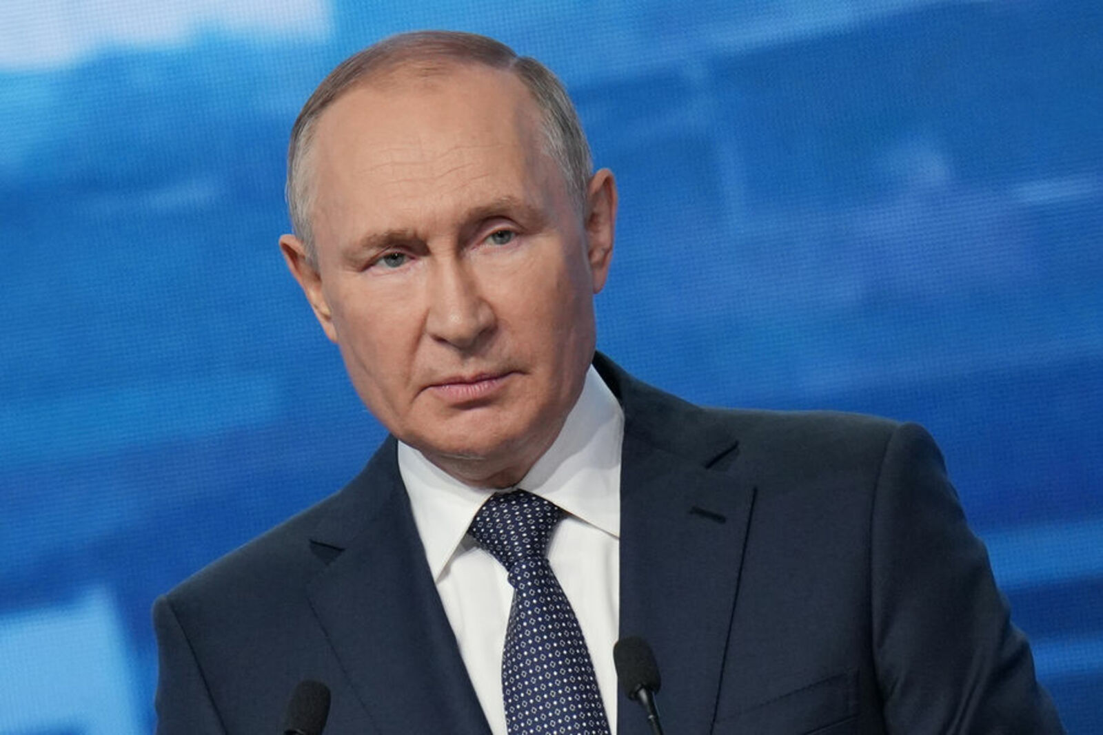 Владимир Путин предупредил Запад о последствиях введения потолка цен на российское сырье