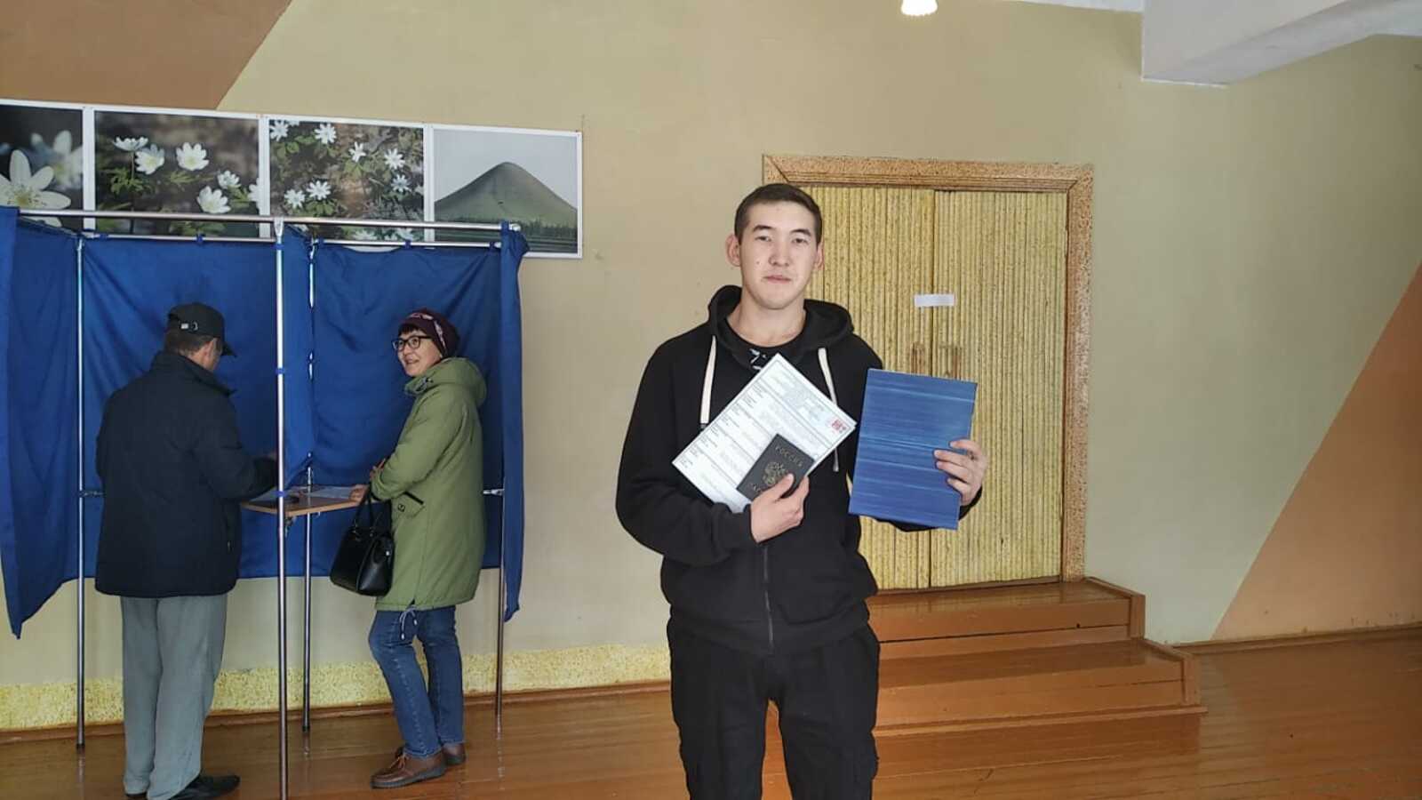 В Альшеевском районе Башкирии впервые голосующим дарят шоколадки, тетради и косметику