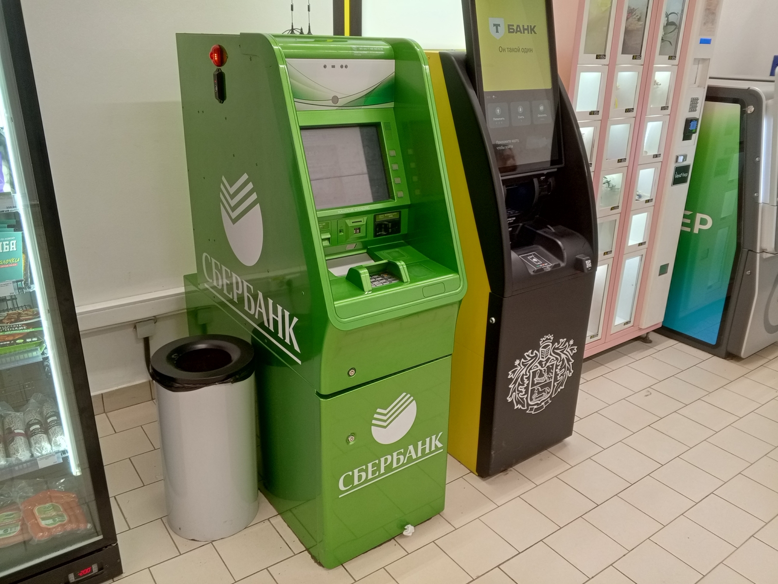 В Уфе сотрудница  банка спасла от мошенников горожанку