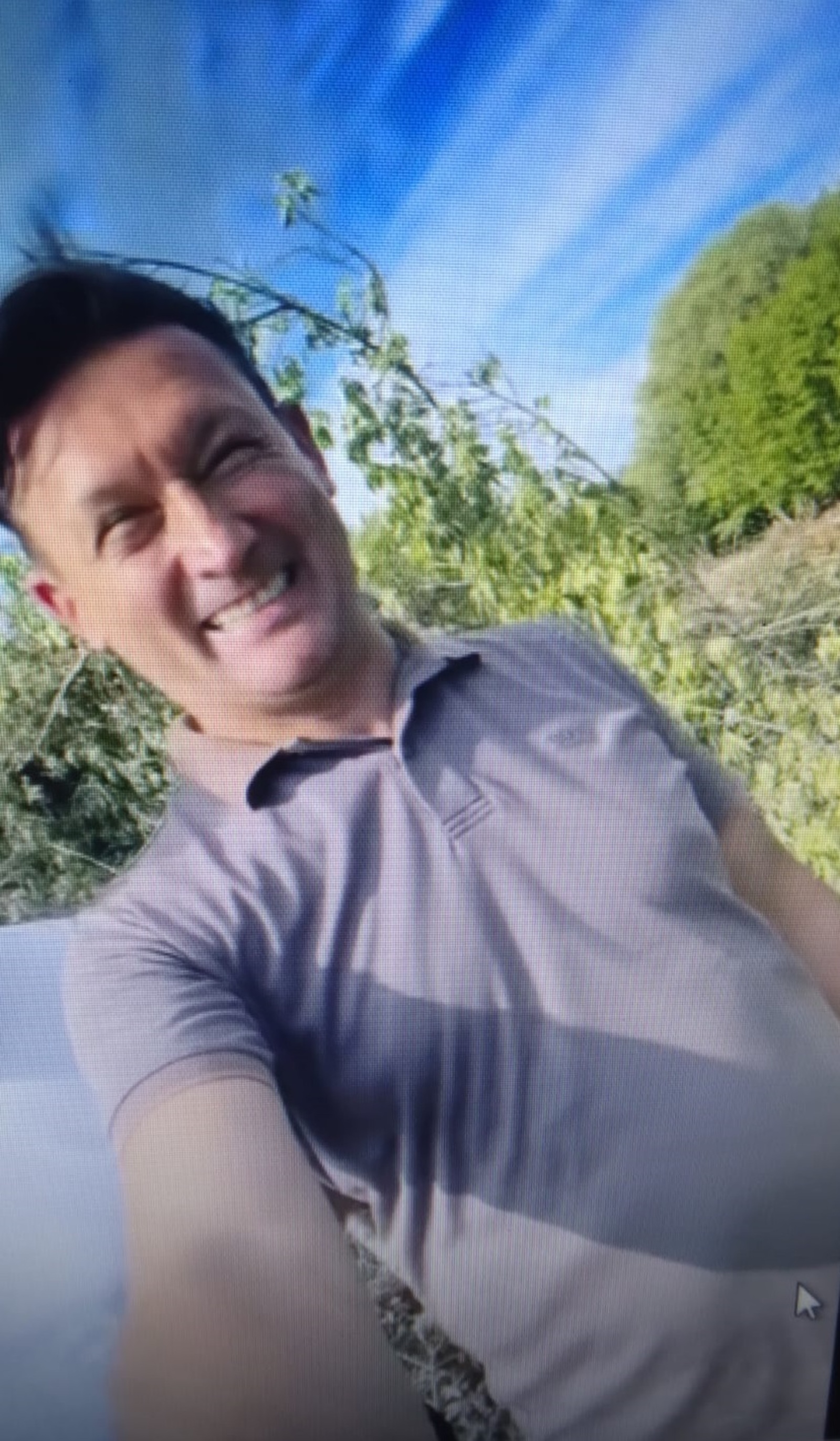 Певец Анвар Нургалиев строит мини-парк в деревне Аврюзтамак