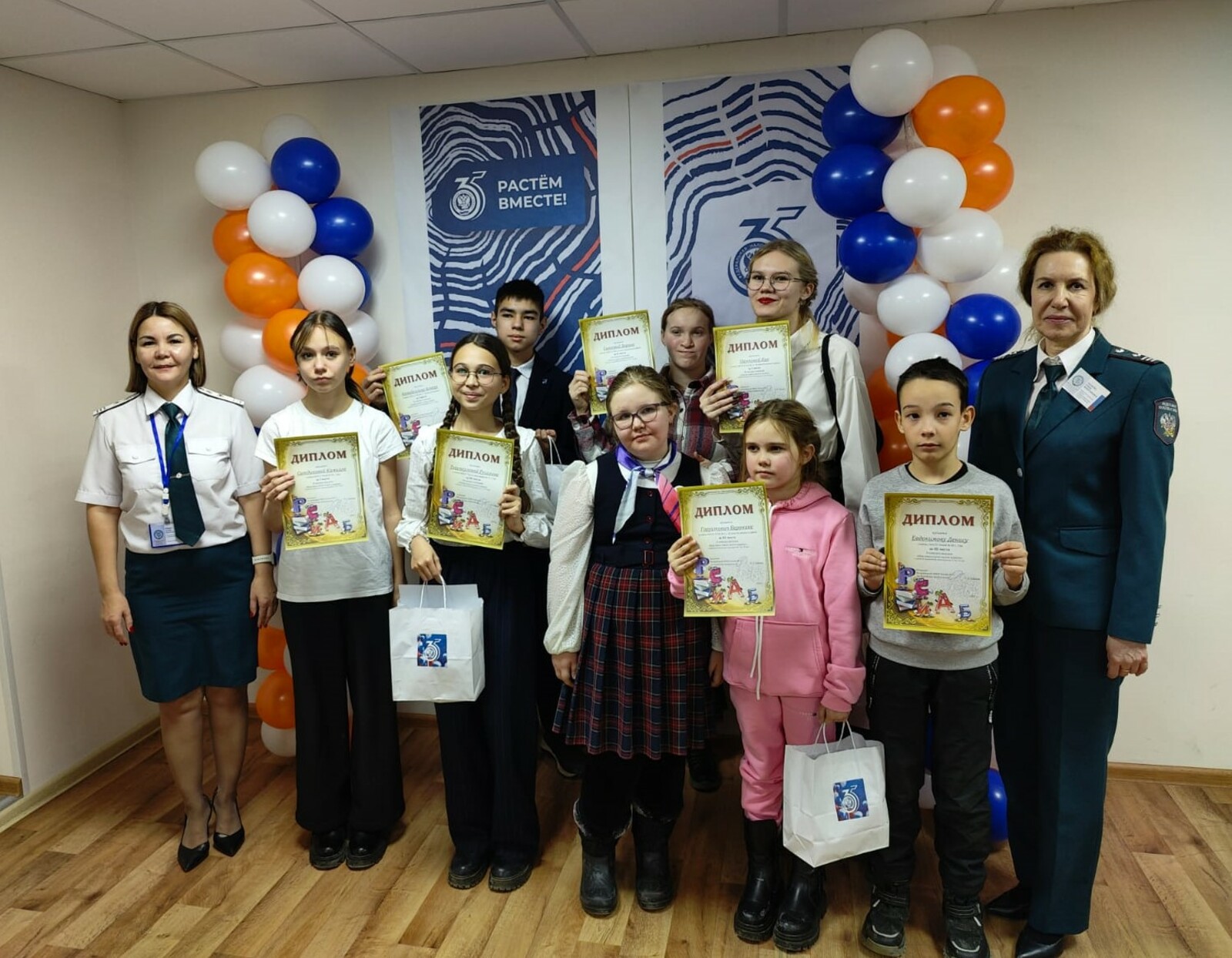 Наградили победителей творческого конкурса «Моя семья платит налоги вовремя»