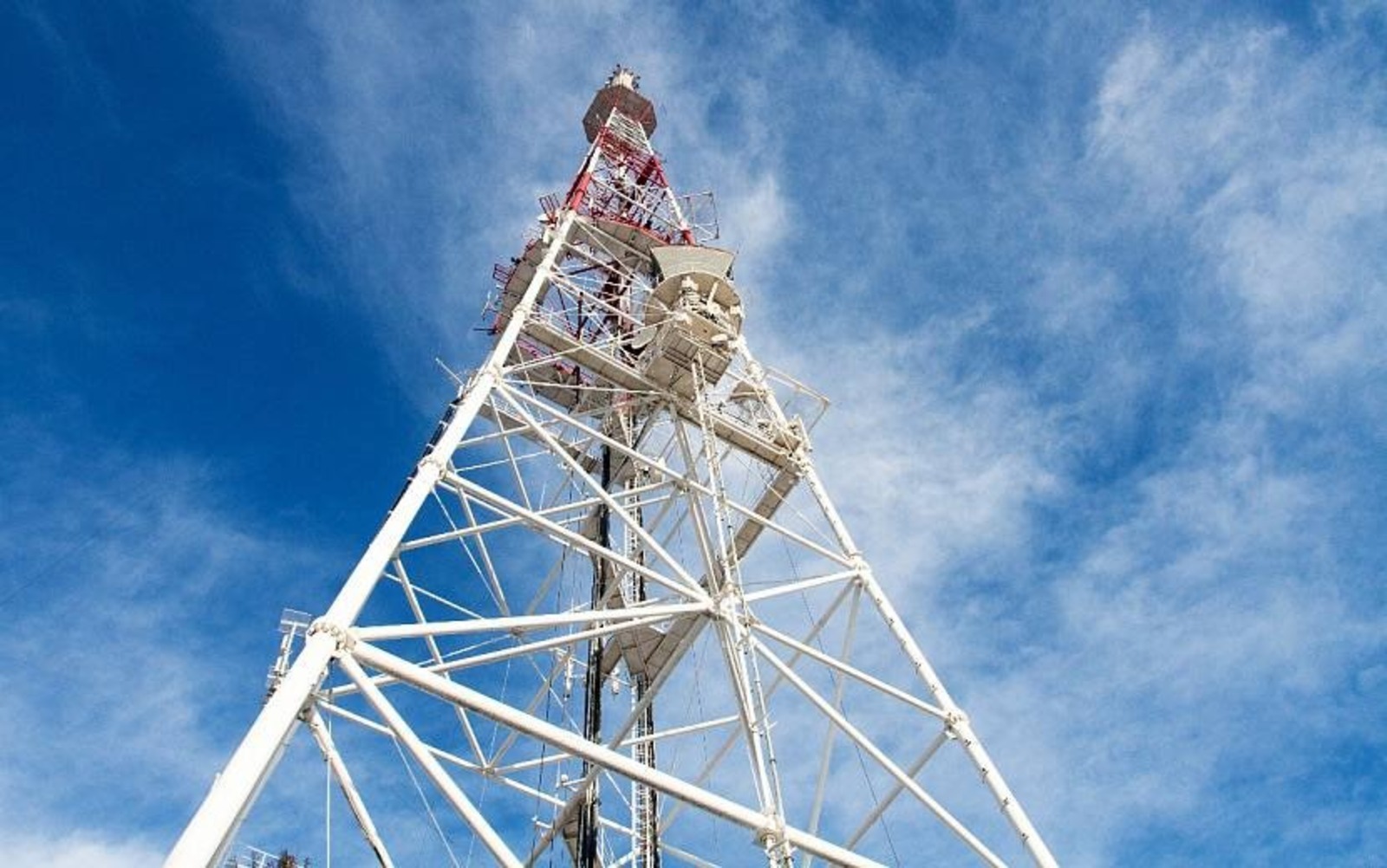 Мобильная связь и интернет появятся в ещё 40 посёлках республики