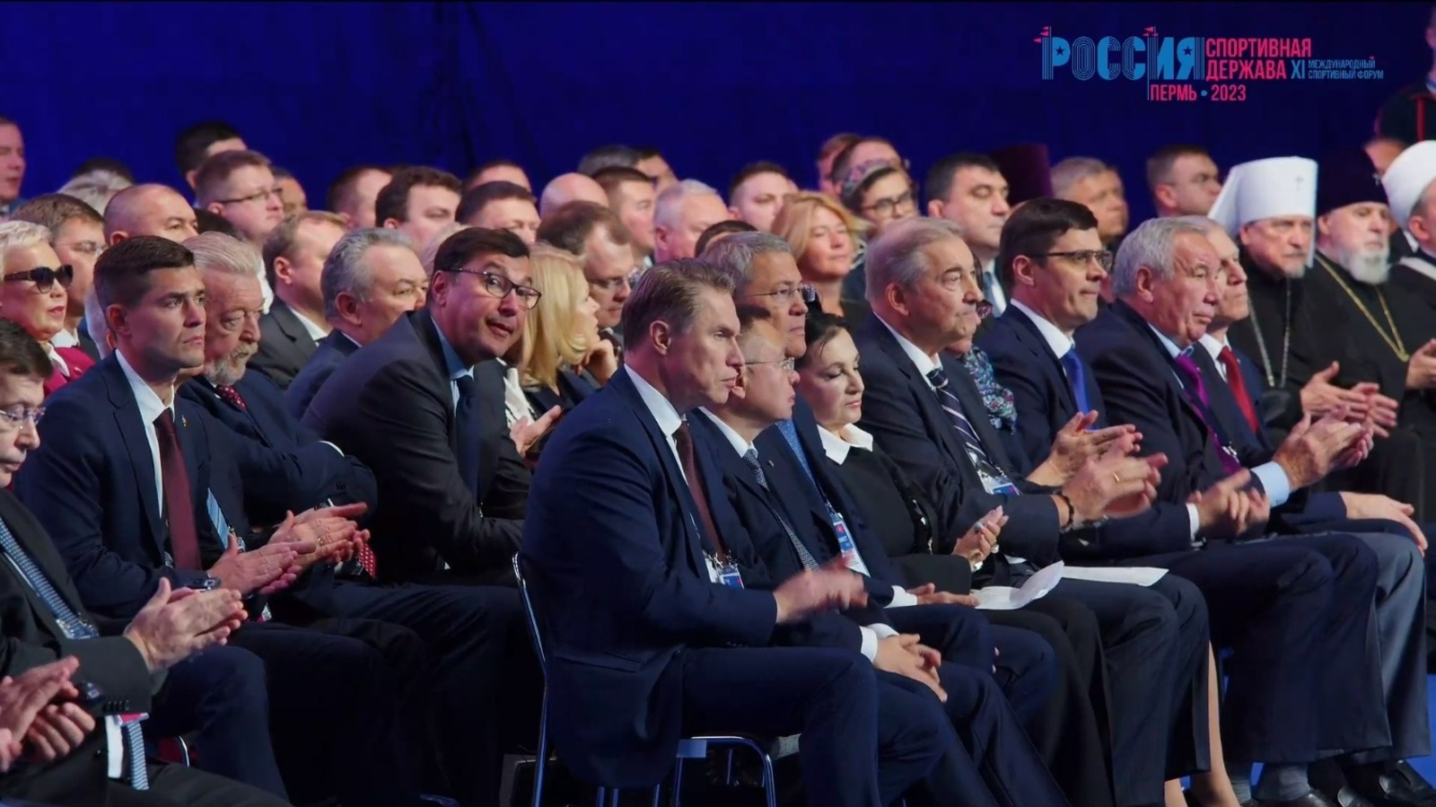 Президент России Владимир Путин пригласил спортсменов мира в Уфу