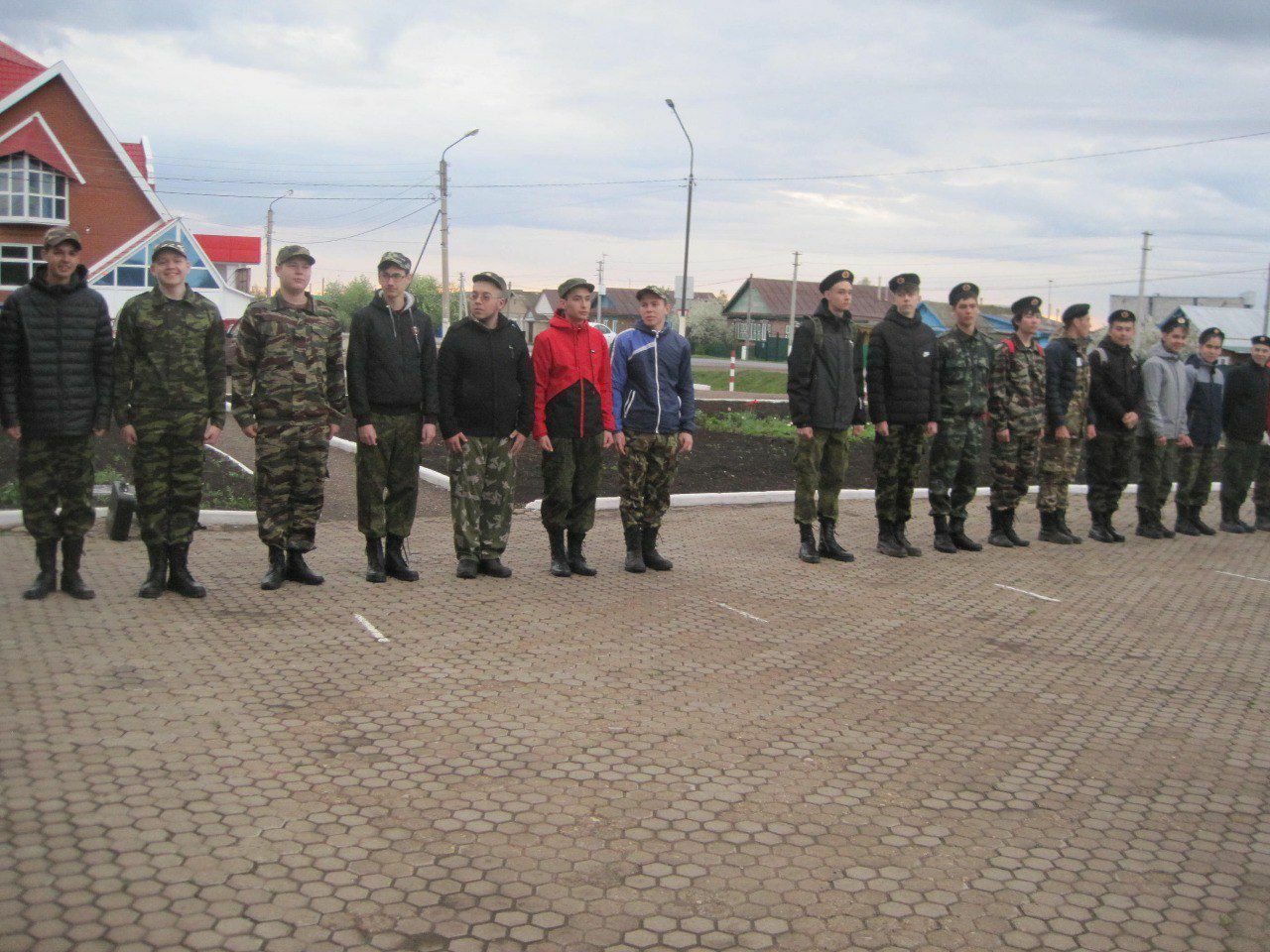 В районе с 16 мая проходят учебные сборы среди юношей 10-х классов по «Основам военной службы»