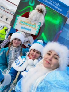В параде Снегурочек и Дедов Морозов в Уфе приняли участие и  альшеевцы