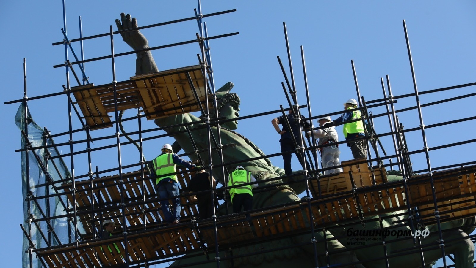 Стала известна дата завершения реконструкции памятника Салавату