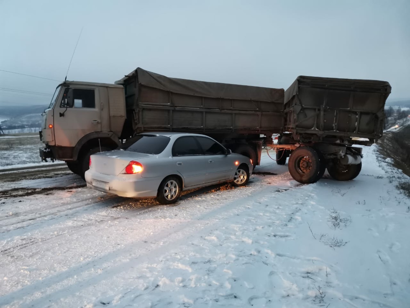 В первый снежный день в Альшеевском районе произошло две аварии
