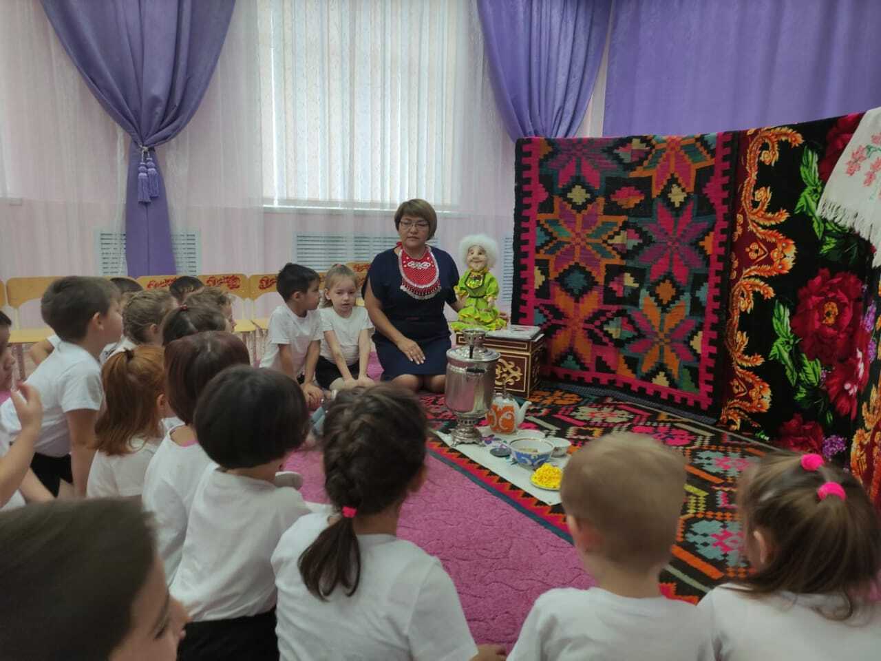 В детсаде №1 с. Раевский обучают детей трем языкам
