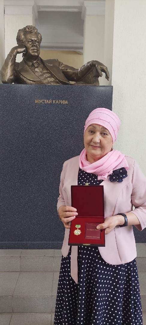 Лилия Буранбаева из села Трунтаишево удостоена медали «За большие заслуги перед татарским народом»