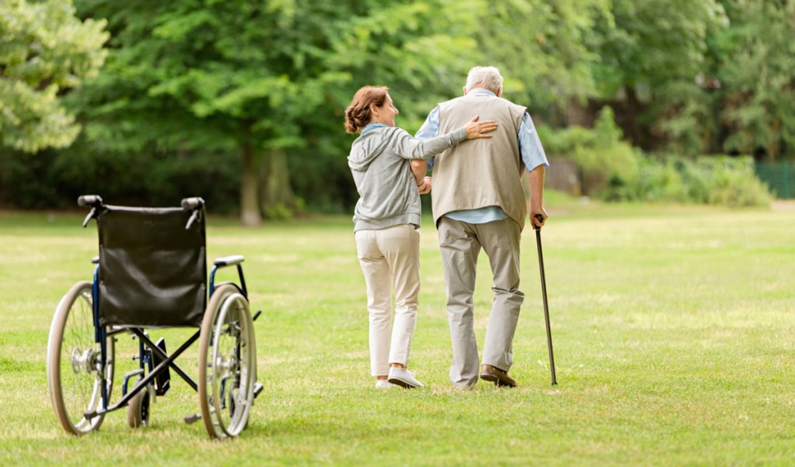 Приемная семья для пожилых людей и инвалидов