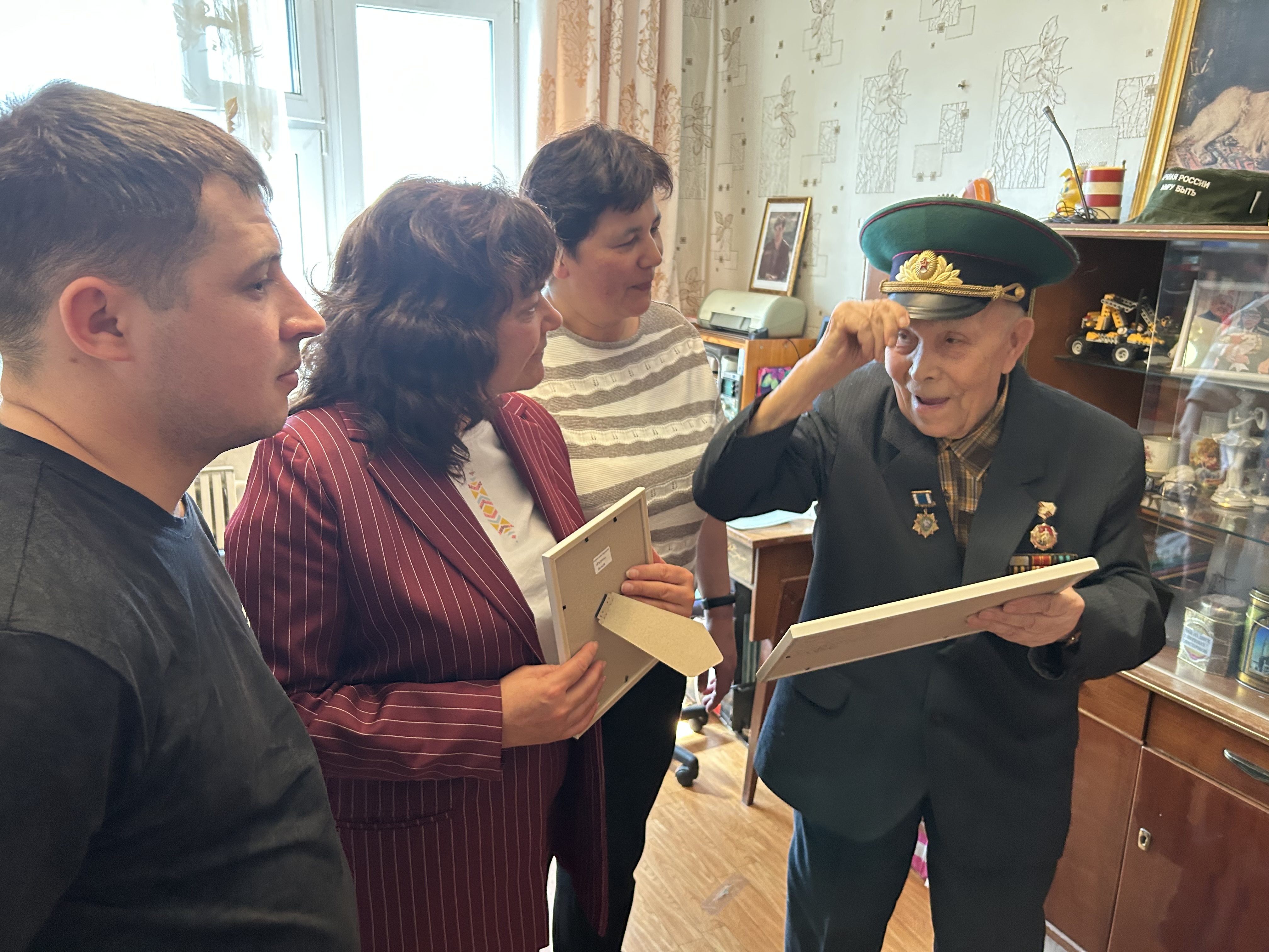 Жители села Трунтаишево встретились с земляком - 99-летним участником войны