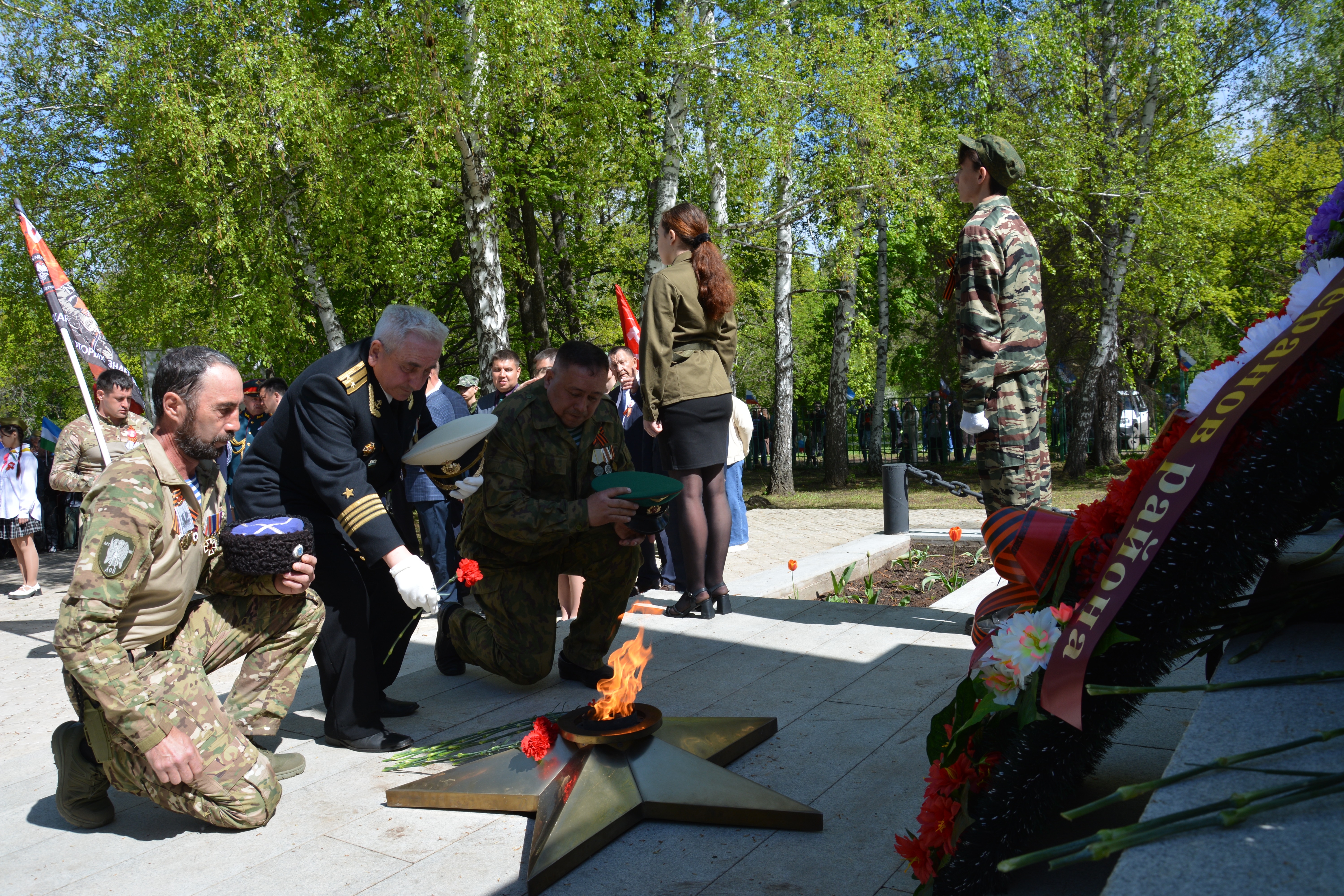 Помните, через года, через века, помните...