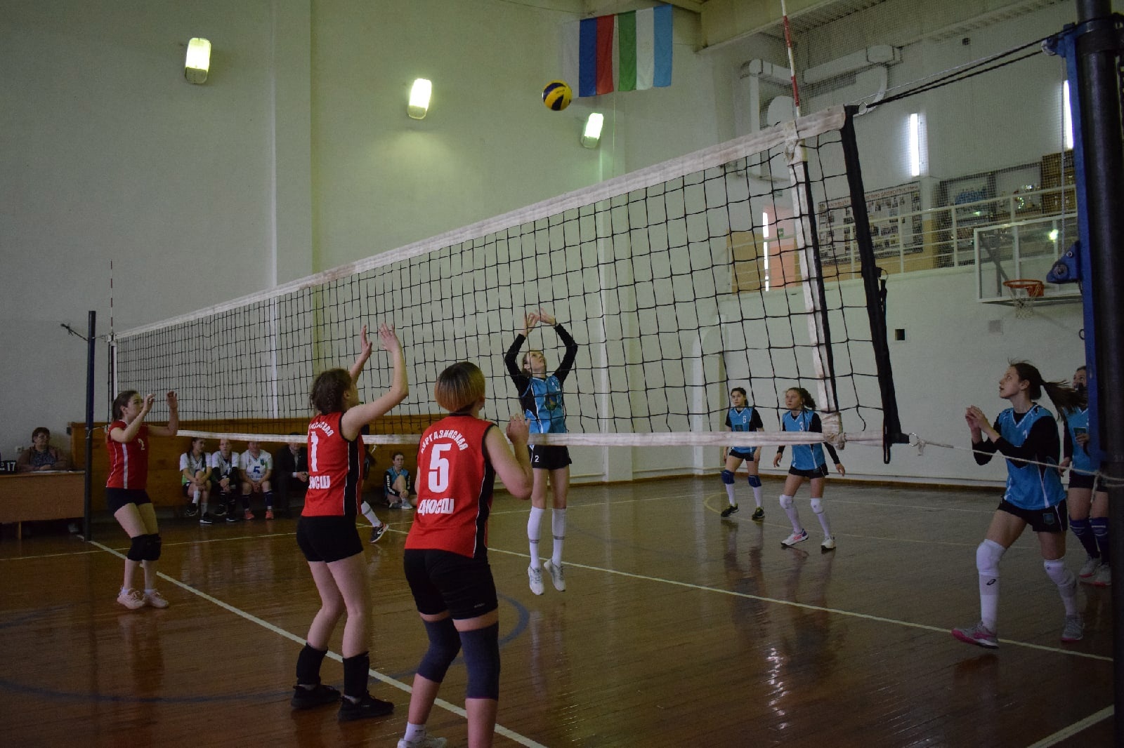 Прошли соревнования по волейболу среди женских команд