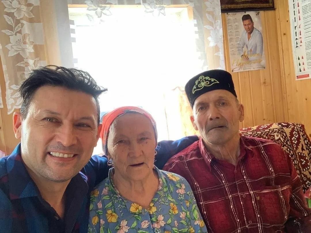 Певец Анвар Нургалиев строит мини-парк в деревне Аврюзтамак