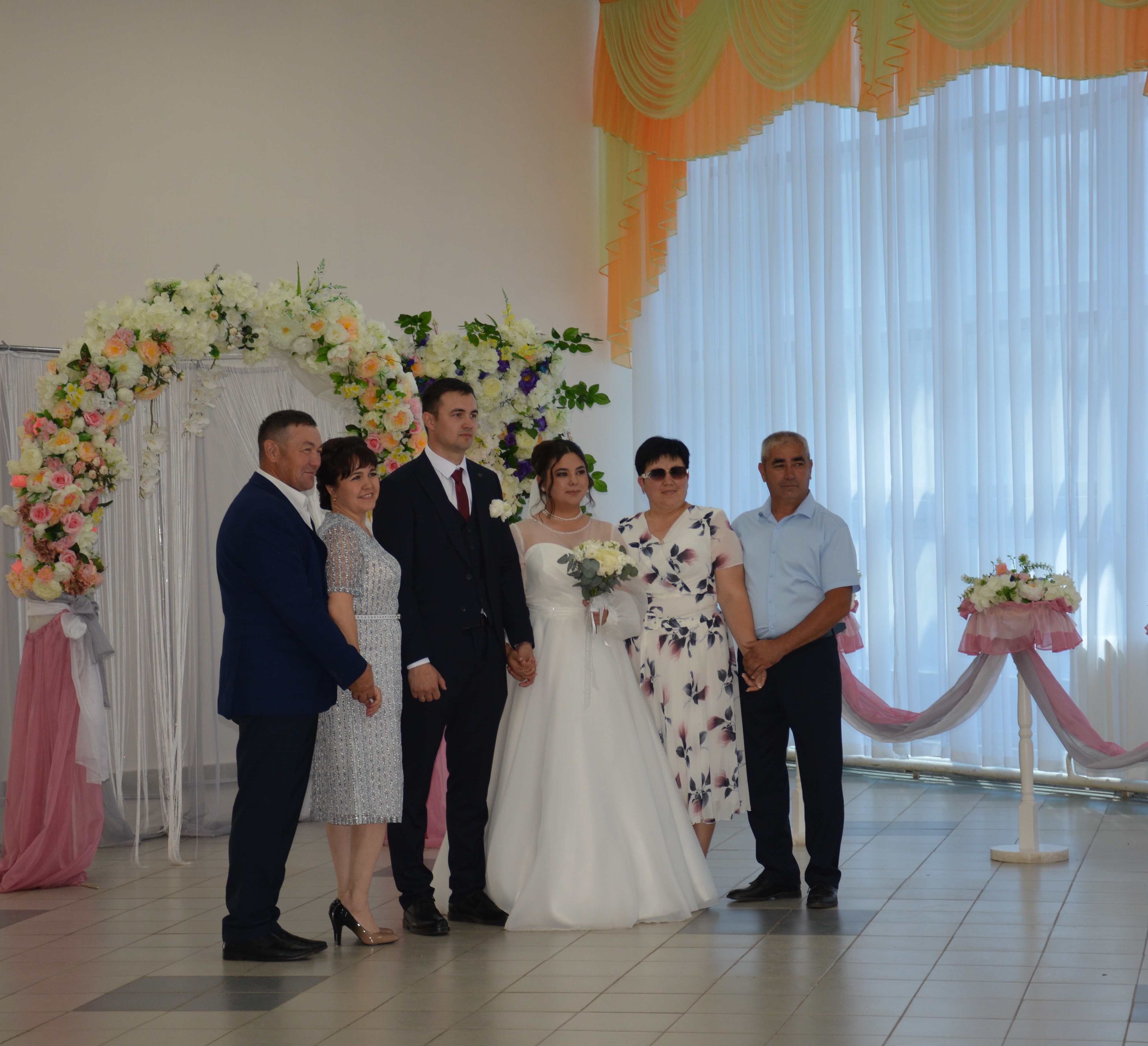 Лето пора свадебных торжеств