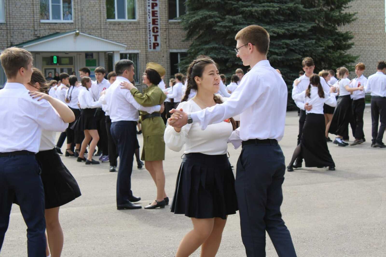 Альшеевский район присоединился к акции "Вальс Победы"