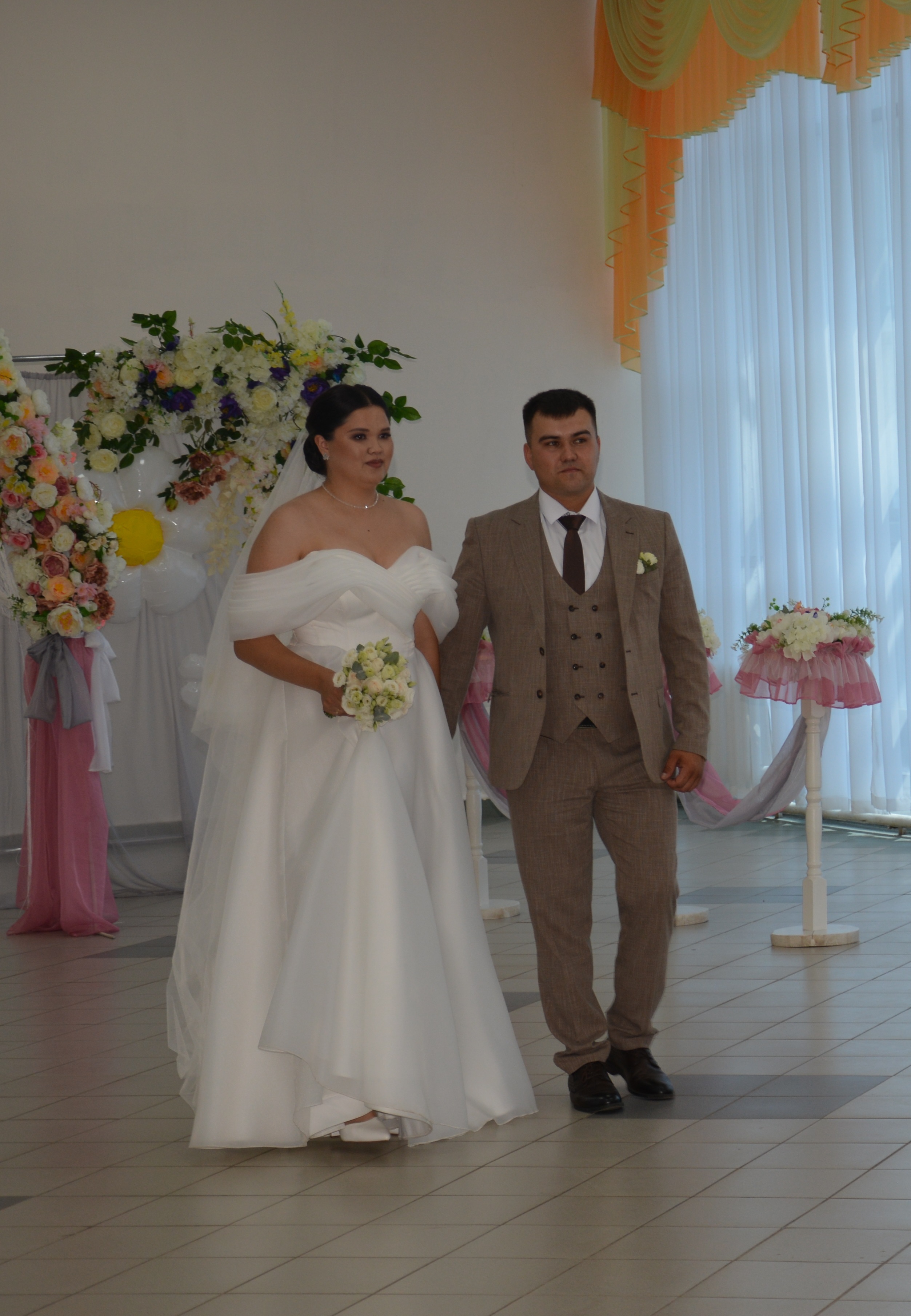 Свадебный перезвон не перестает звучать в селе Раевский