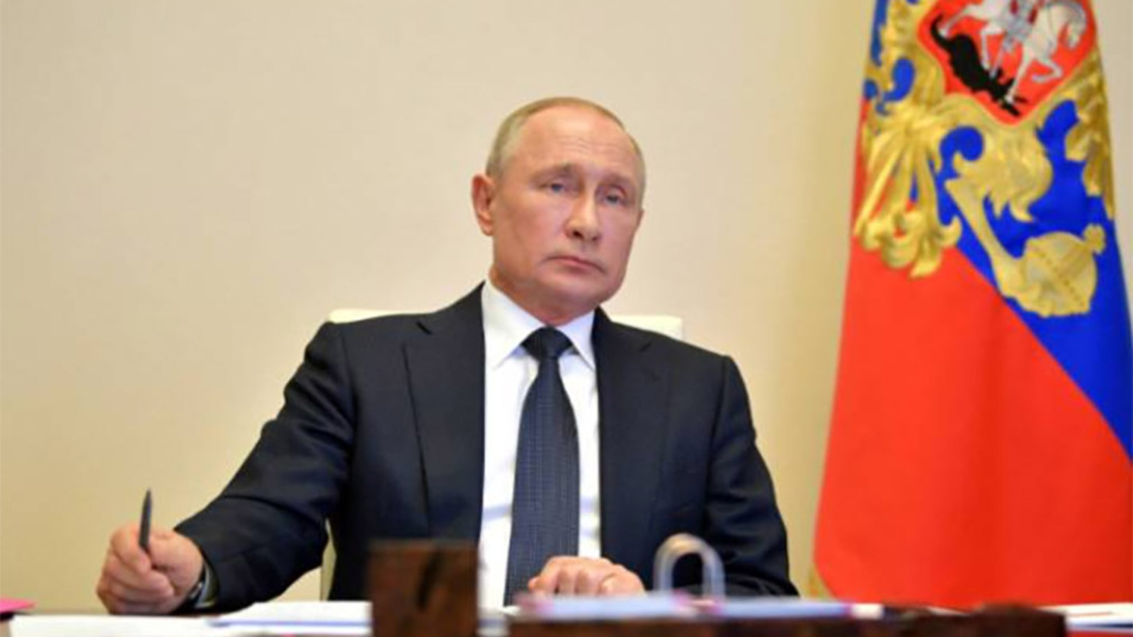 Владимир Путин: В ближайшее время примем решение по увеличению всех социальных выплат, МРОТ и величины прожиточного минимума, увеличим зарплаты бюджетников