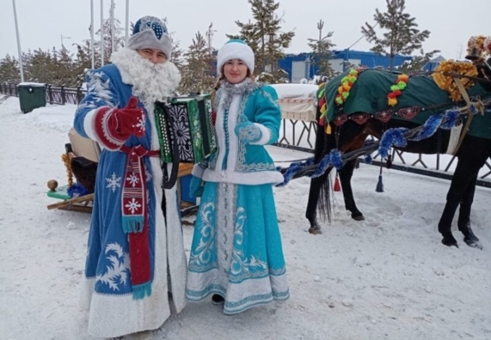 Альшеевский Кыш Бабай со своей внучкой участвовал в параде конно-санных экипажей в Уфе