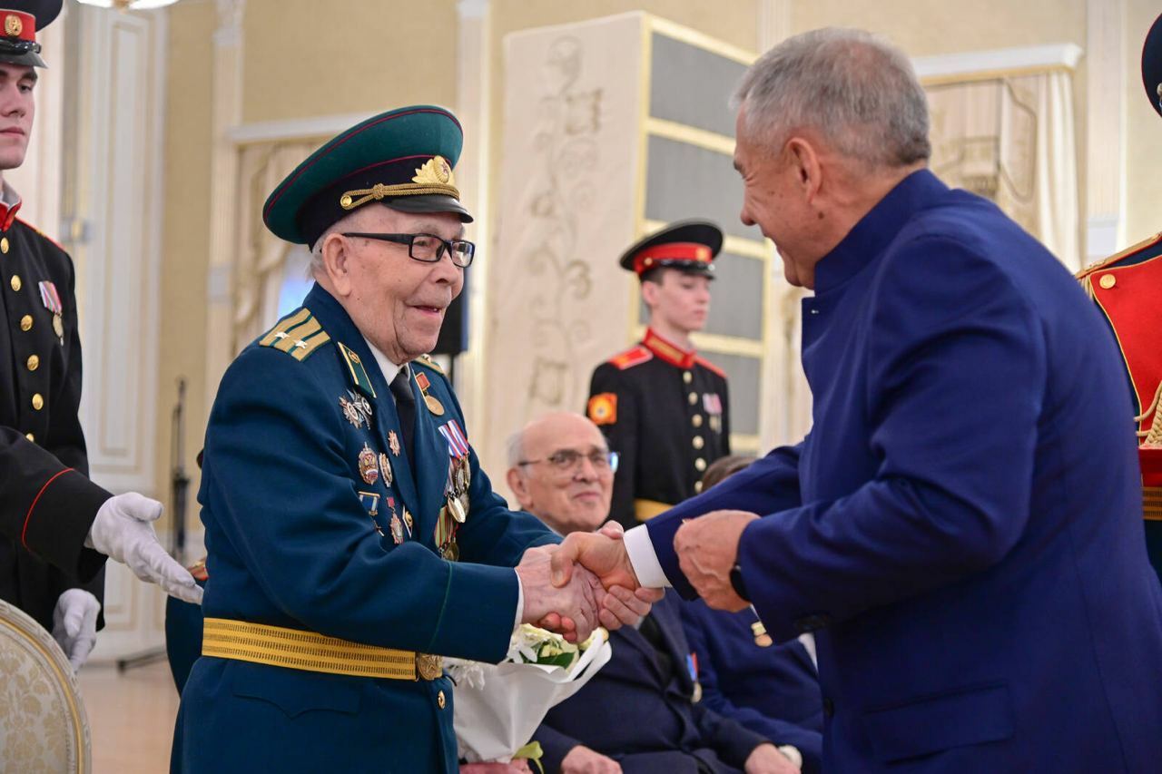 Жители села Трунтаишево встретились с земляком - 99-летним участником войны