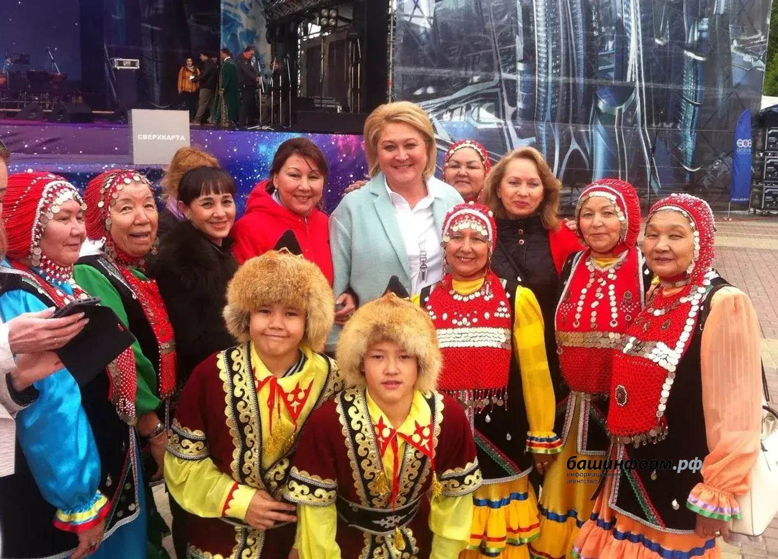 Новым брендом России стал Башкирский национальный костюм