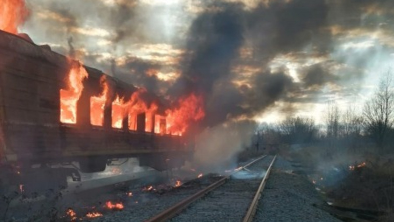 В Башкирии подростки подожгли вагон на железнодорожной станции