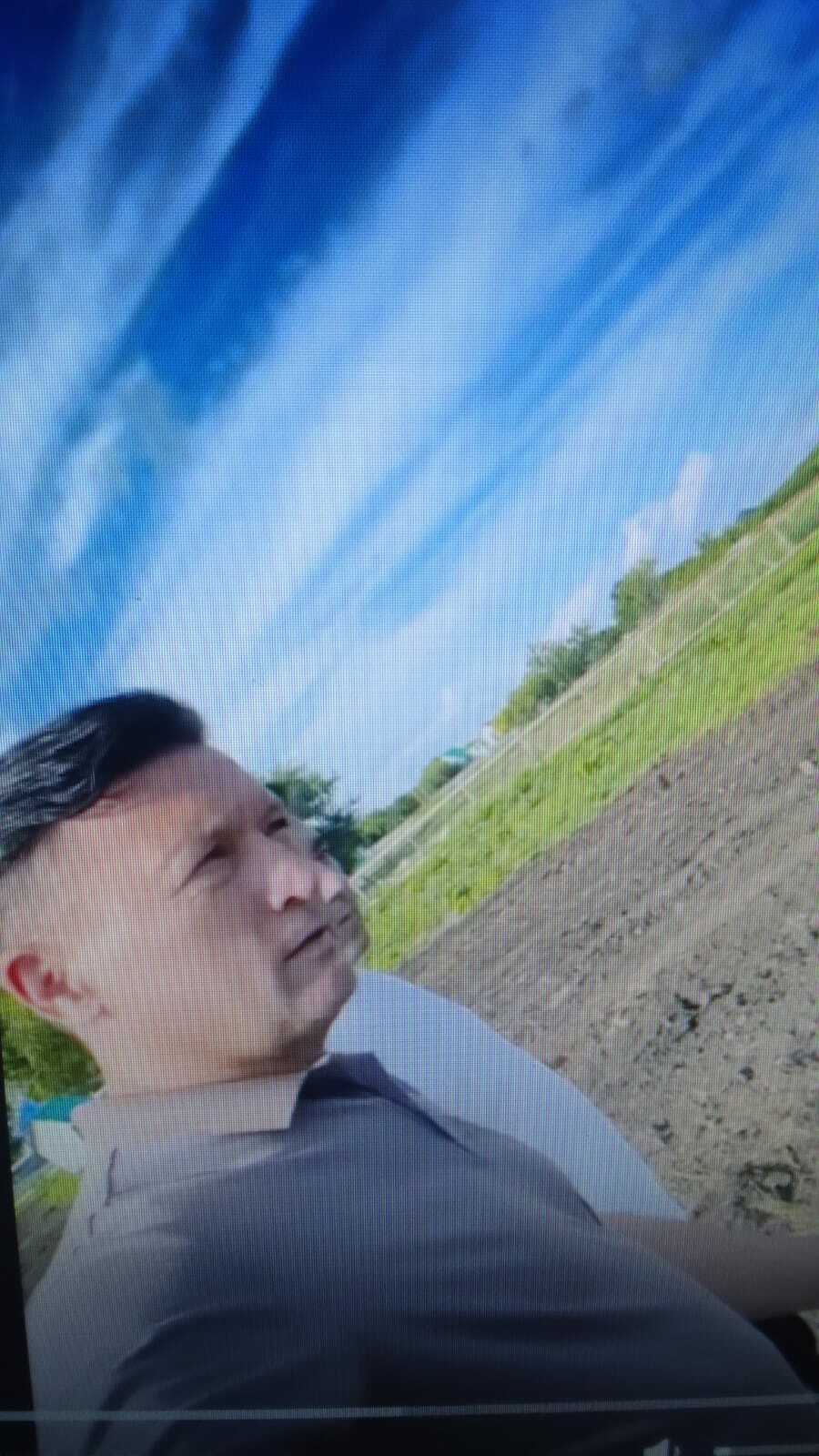 Певец Анвар Нургалиев строит мини-парк в деревне Аврюзтамак