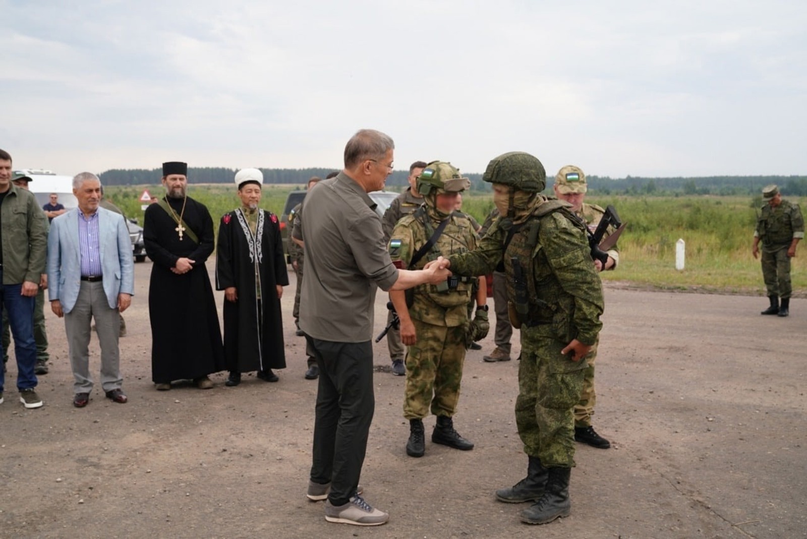 Глава Башкирии встретился с бойцами батальона им. Достовалова